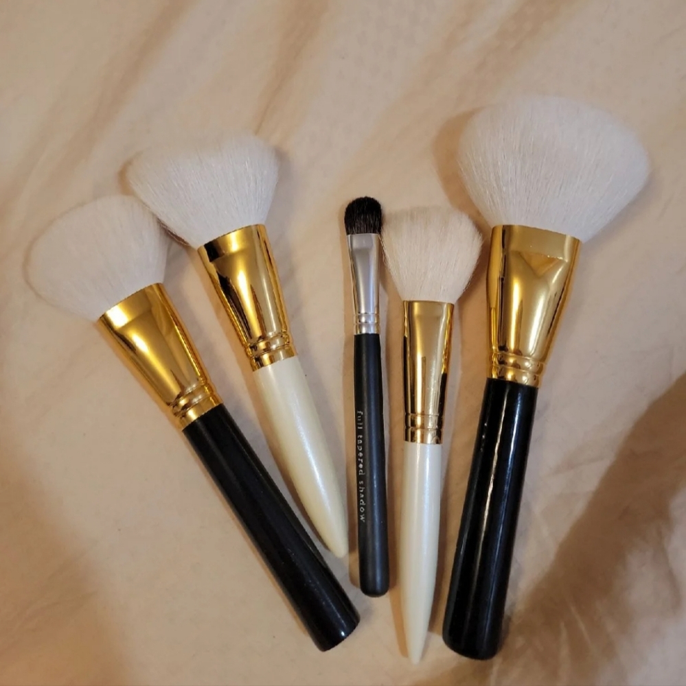 COPY - Makeup brush